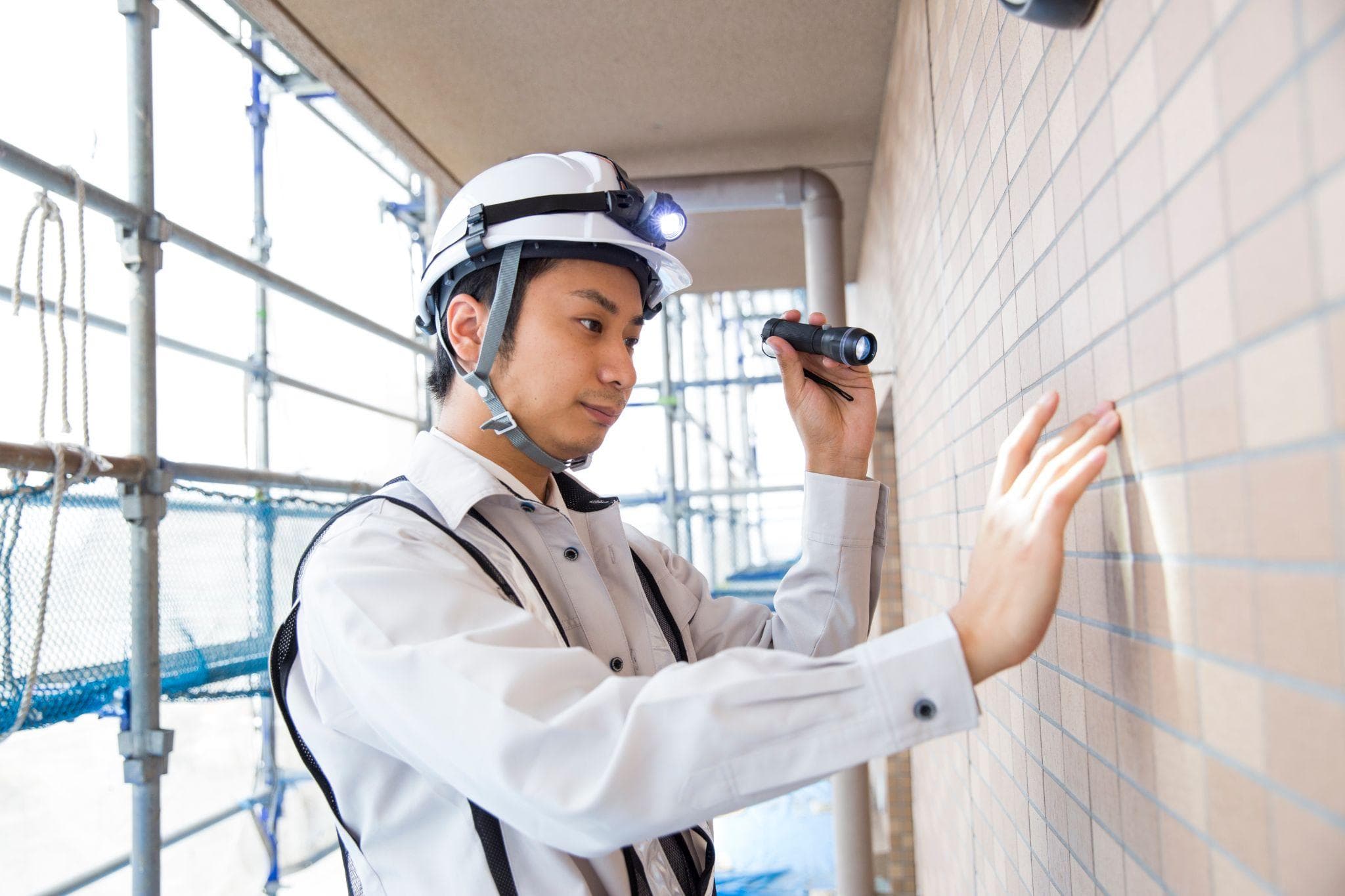 大規模修繕工事の費用が高くなるのはなぜ？見積もりで確認すべきポイントや業者選びの基準
